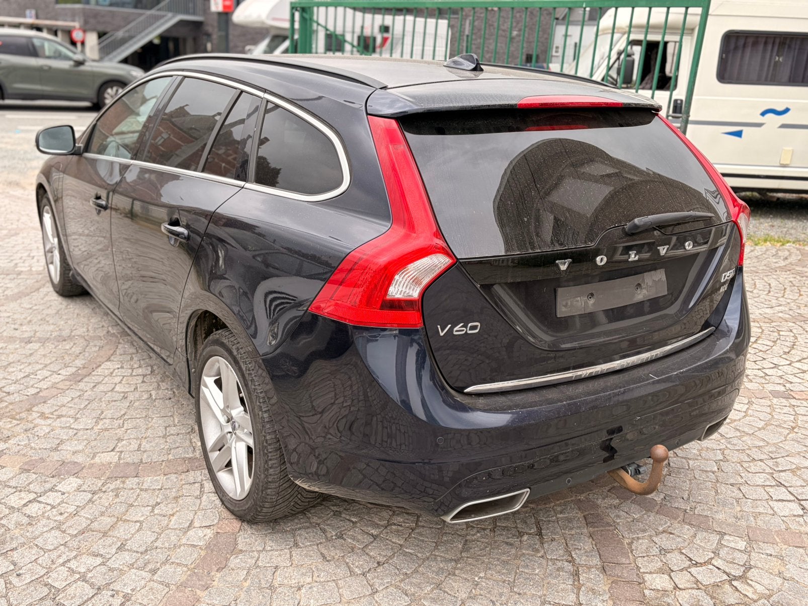 VOLVO V60 2.4 diesel hybride 5 cilinder, Entreprise, Automatique, Quatre roues motrices / 4X4, Bleu