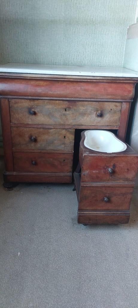 Antieke houten commode / nachttoilet met porseleinen po, Ophalen