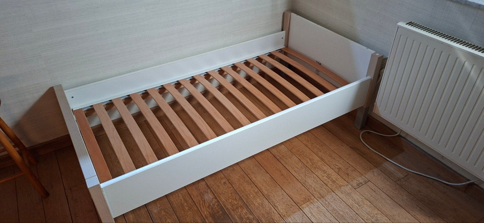 lit 70 cm sur 140 avec barrière et evolutif, Enfants & Bébés, Enlèvement, Matelas