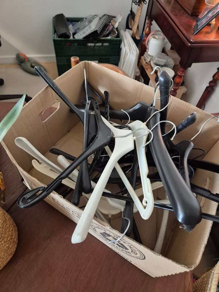 Gratis kapstokken, Ophalen