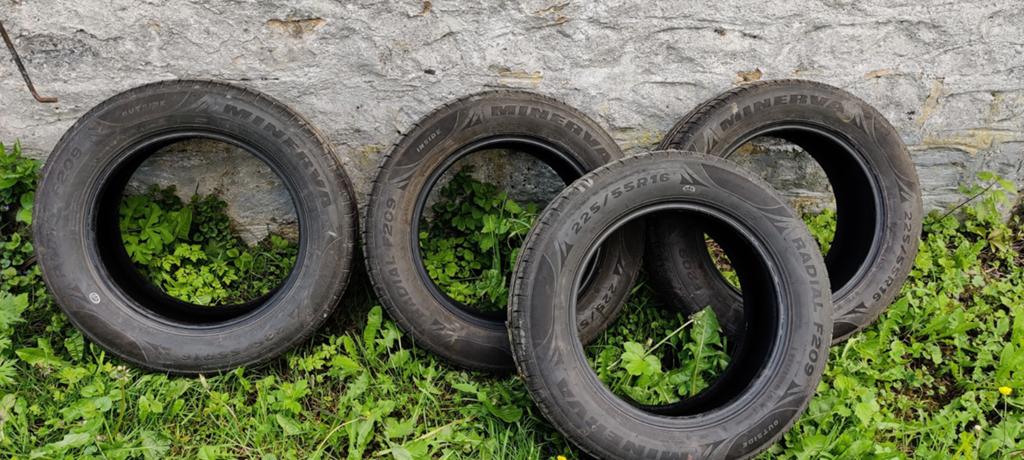 A vendre Pneus 225/55/R16 99W XL NEUF, Comme neuf