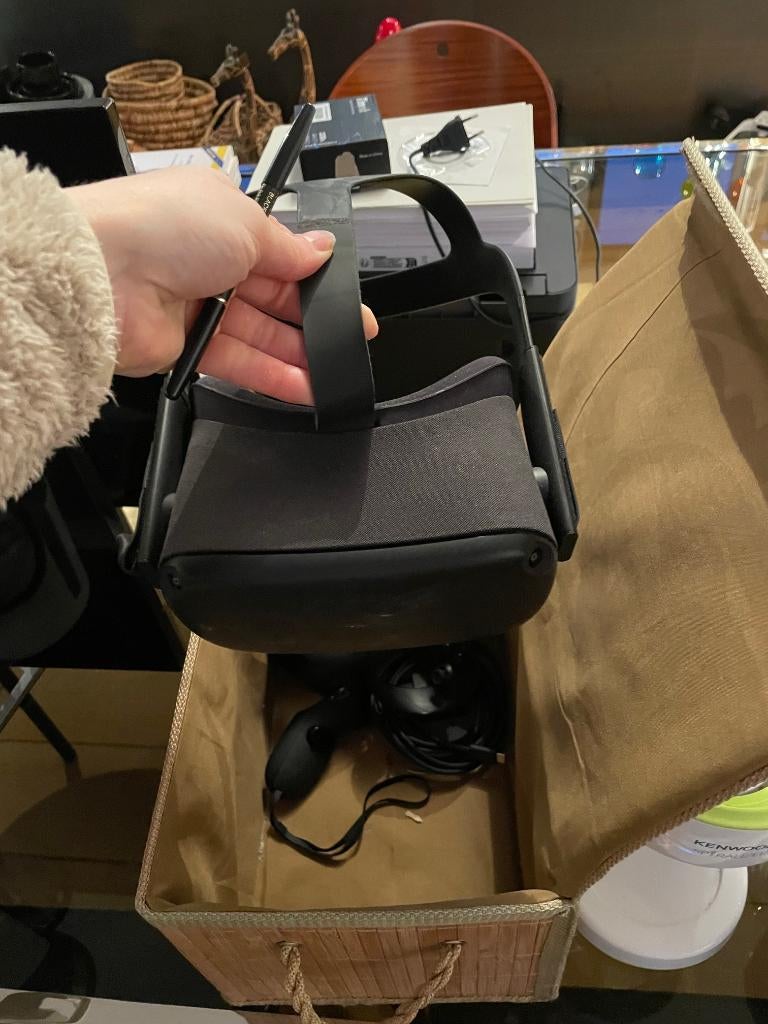 Oculus Quest 64GB VR-headset - zwart, Games en Spelcomputers, Ophalen of Verzenden, Zo goed als nieuw, VR-bril, Overige platformen