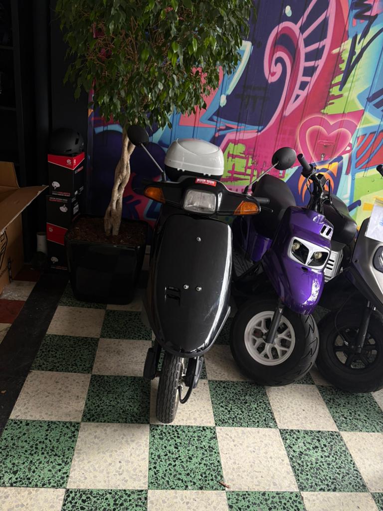 Honda vision 1989, Fietsen en Brommers, Piaggio, Ophalen of Verzenden, Zo goed als nieuw