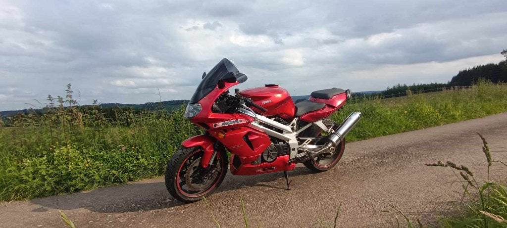 Aprilia Falco 1000, Motoren, Motoren | Aprilia, 2 cilinders, Occasion, Motorrijbewijs A, Handgeschakeld