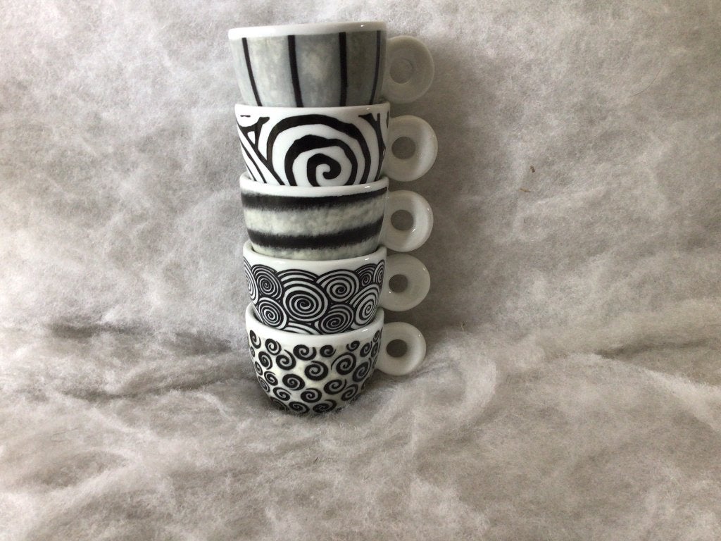5 Illy espressokopjes. Illy Art 1990. Spirali Collection, Collections, Porcelaine, Cristal & Couverts, Enlèvement ou Envoi