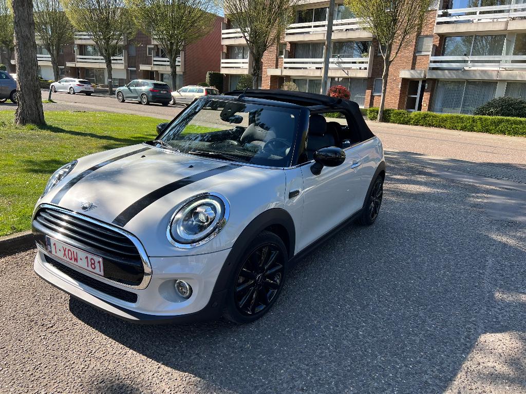 Silver white Mini Cooper cabrio uitzonderlijk goed bewaard, Auto's, Mini, Bedrijf, Cabrio, ABS, Achteruitrijcamera, Adaptieve lichten