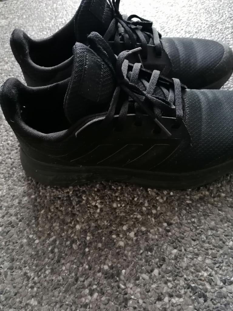 Sportschoenen in zeer goede staat (Adidas), Vêtements | Hommes, Chaussures, Comme neuf, Chaussures de sport, Noir, Enlèvement