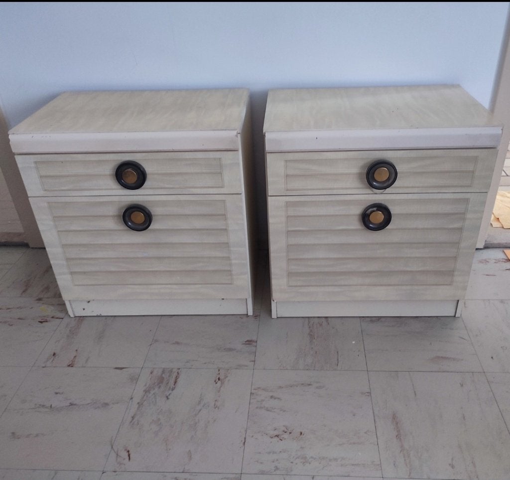 2 tables de nuit style année 70, Maison & Meubles, Enlèvement, Utilisé