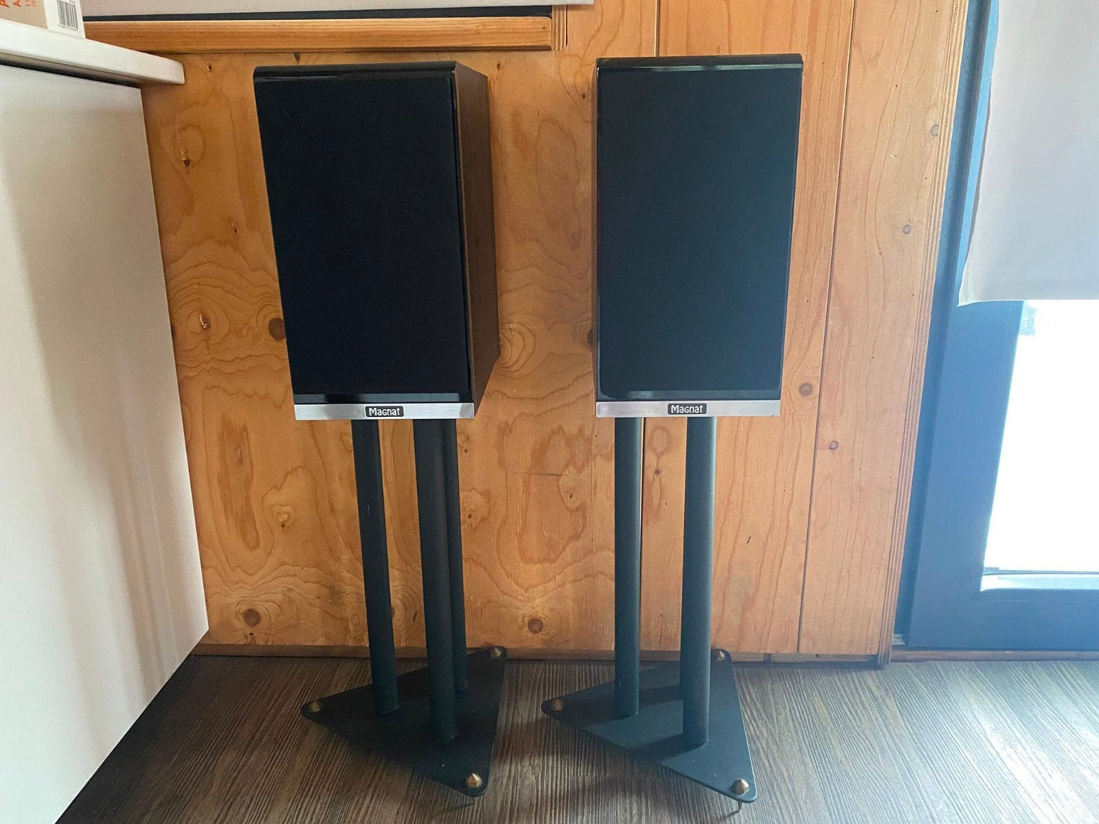 Magnat Shadow 203, Bass-reflex, Enlèvement, Magnat