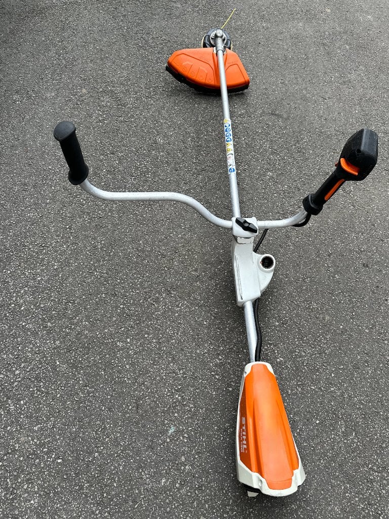 Stihl FSA 130 Bosmaaier te koop, als nieuw !, Enlèvement, Comme neuf, Batterie, Stihl