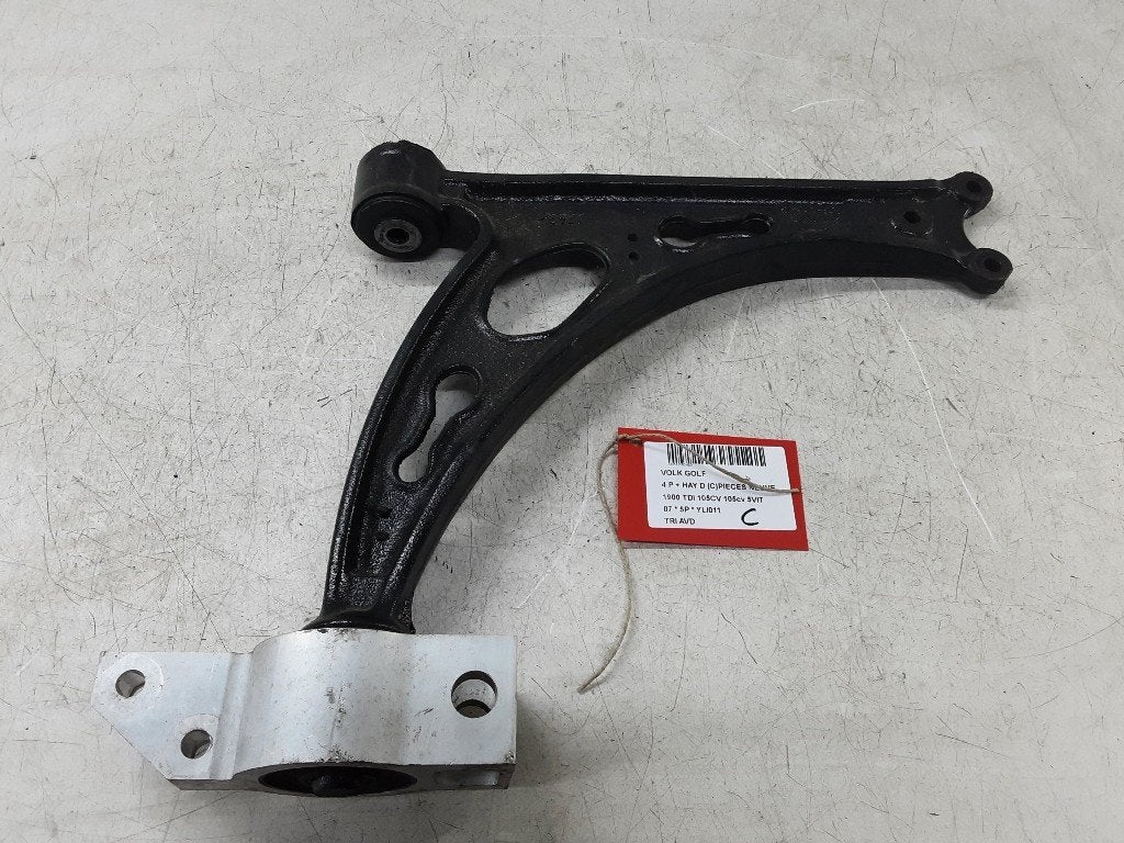 BRAS DE SUSPENSION AVANT DROIT (TRIANGLE) Golf V (1K1), Volkswagen, Mevr. I. Hauben, Utilisé, Rue de l'Espoir 34 34
4030  GRIVEGNÉE, BE