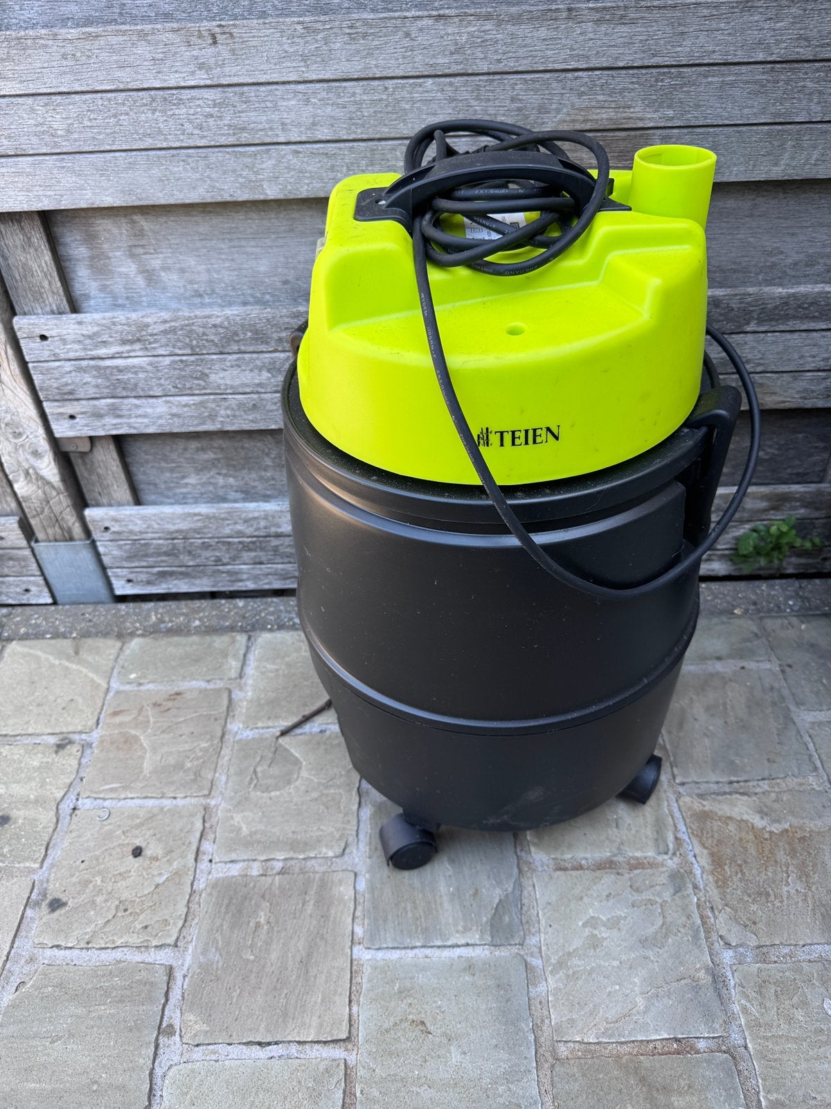 Stofzuiger voor water, Ophalen, Zo goed als nieuw