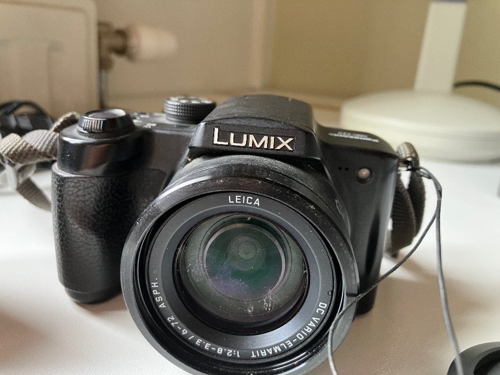 appareil photo numérique LUMIX DMC-FZ5, Pare-soleil, 5 mégapixels, Comme neuf, Enlèvement