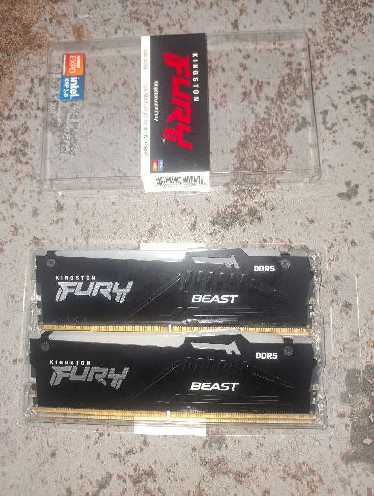 Kingston Fury 2x8 GB 6000 RGB DDR5 RAM-set, Computers en Software, RAM geheugen, Zo goed als nieuw, Desktop, 16 GB, DDR5, Ophalen