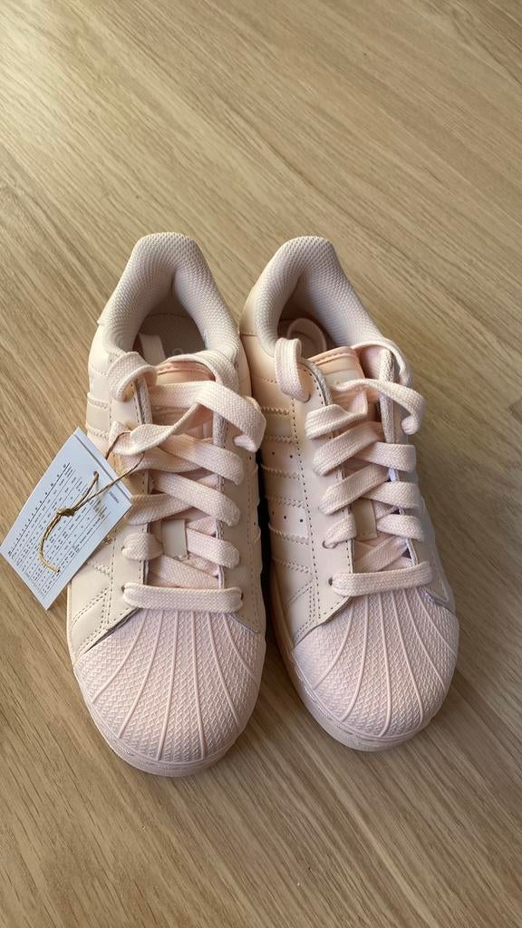 Adidas Sneakers Nieuw met label 37, Ophalen of Verzenden, Nieuw, Schoenen