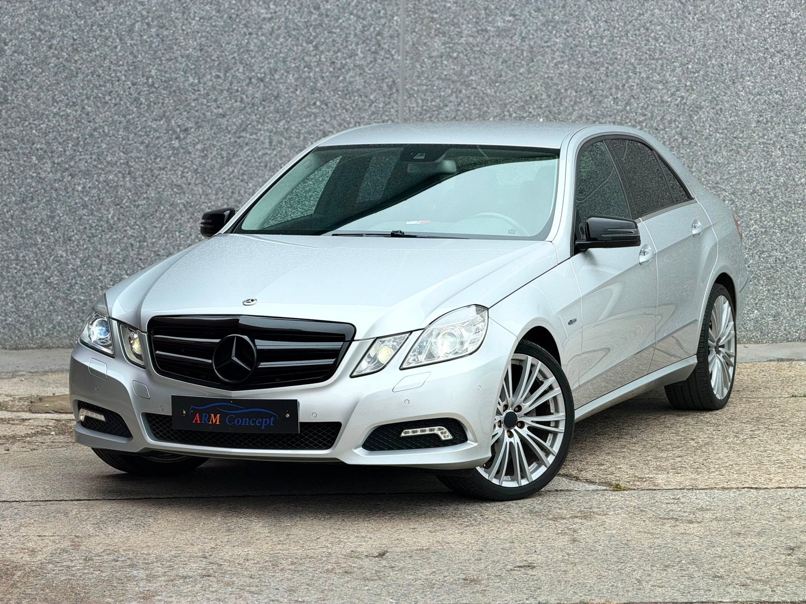 Mercedes E200 CGI BlueEfficiency Avantgarde GARANTIE 12 mois, Autos, Argent ou Gris, Achat, Entreprise, Noir