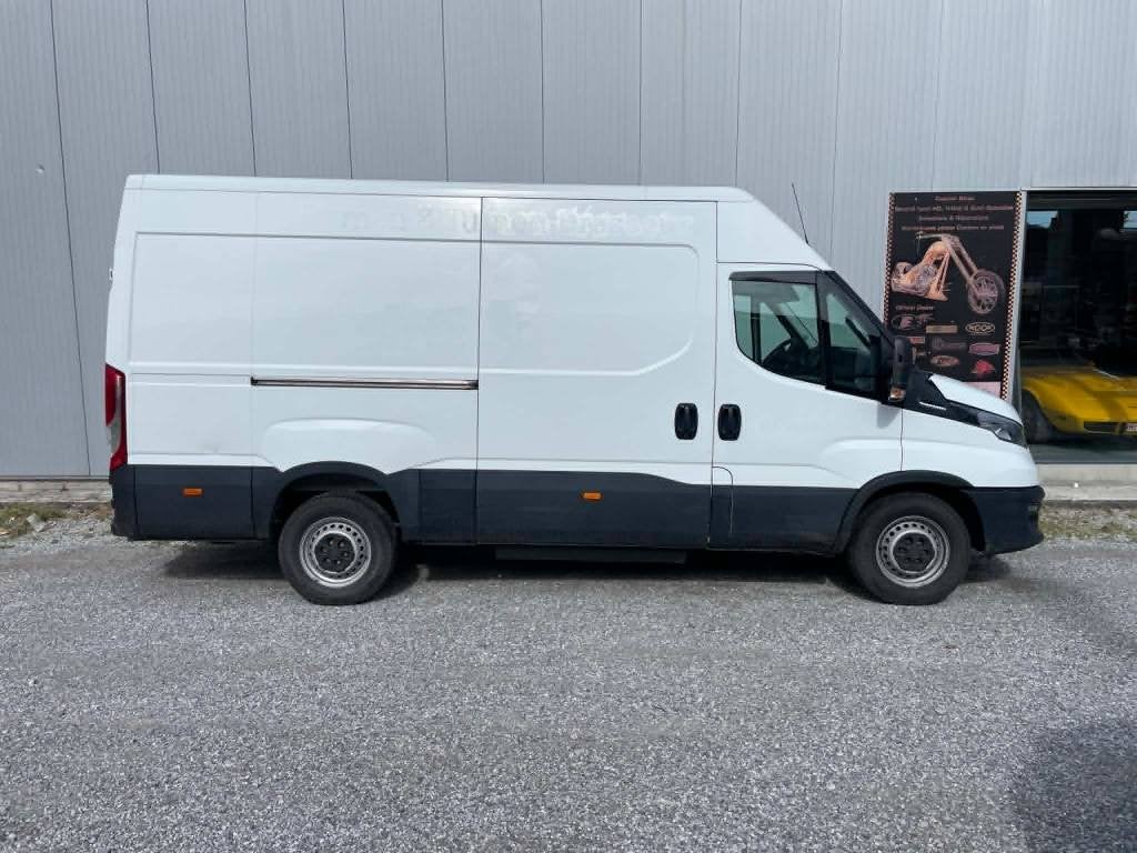 Iveco Daily IS35SC2AA, Auto's, Bestelwagens en Lichte vracht, Stof, Wit, Bedrijf, 2998 cc