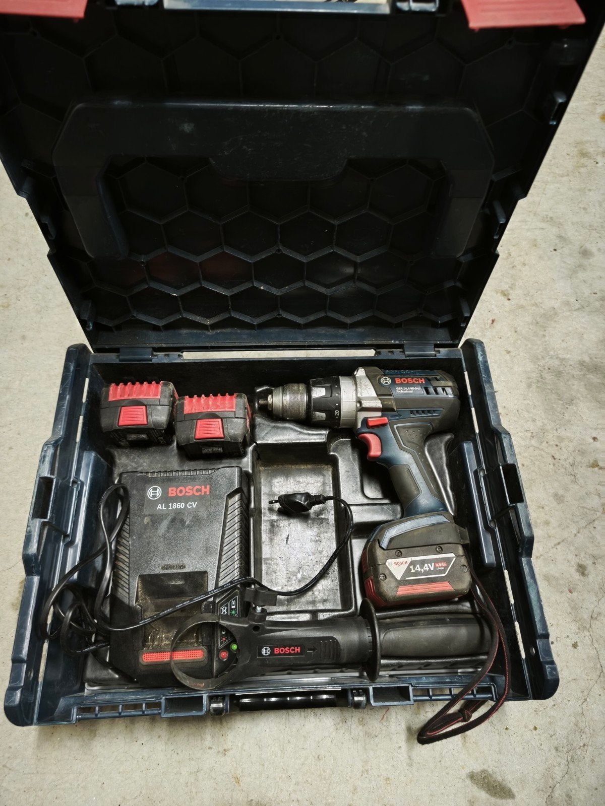 Bosch Professional GSR 14.4 VE2-LI, Bricolage & Construction, Vitesse variable, Enlèvement ou Envoi, Utilisé, Foreuse et Perceuse