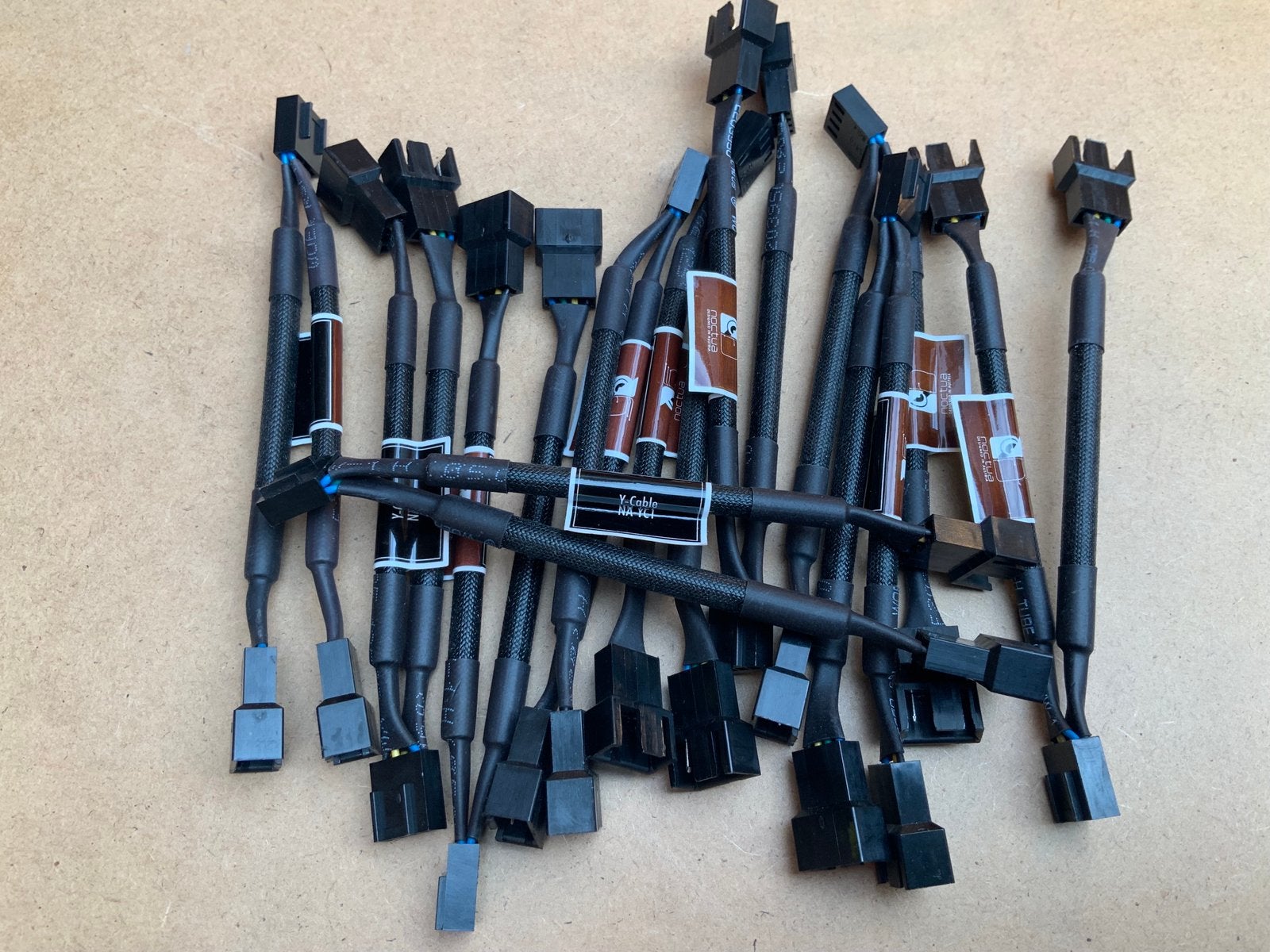 À vendre : 10 câbles en Y à 3 broches Noctua NA-SYC2 (neufs), Enlèvement ou Envoi, Neuf, Refroidisseur ordinateur à air