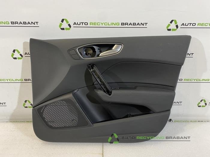 Revêtement portière 4portes avant droite d'un Audi A1, -, 3 mois de garantie, Utilisé, -