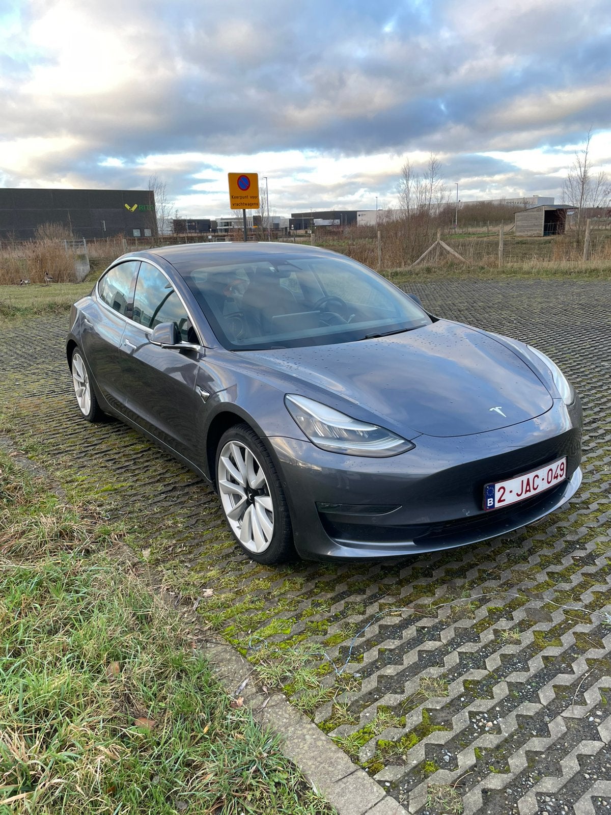 Tesla Long Range/ Dual Motor/ 75kw, Autos, Achat, Particulier, Quatre roues motrices / 4X4, Noir