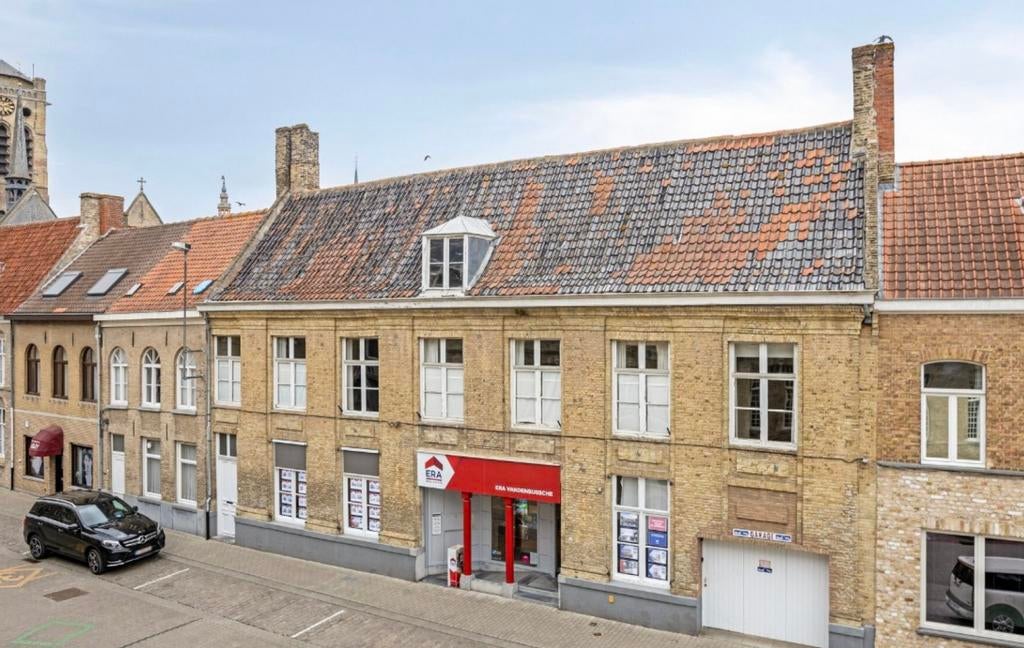 Huis te koop veurne, Immo, 500 tot 1000 m², 275 m², 5 kamers, 584 UC