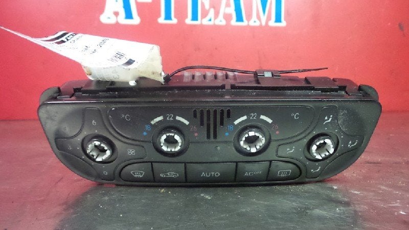 BEDIENINGSPANEEL CLIMATE CONTROL Mercedes-Benz C (W203), Gebruikt, Mercedes-Benz, Dialog.mb@mercedes-benz.com, Mercedes-Benz AG