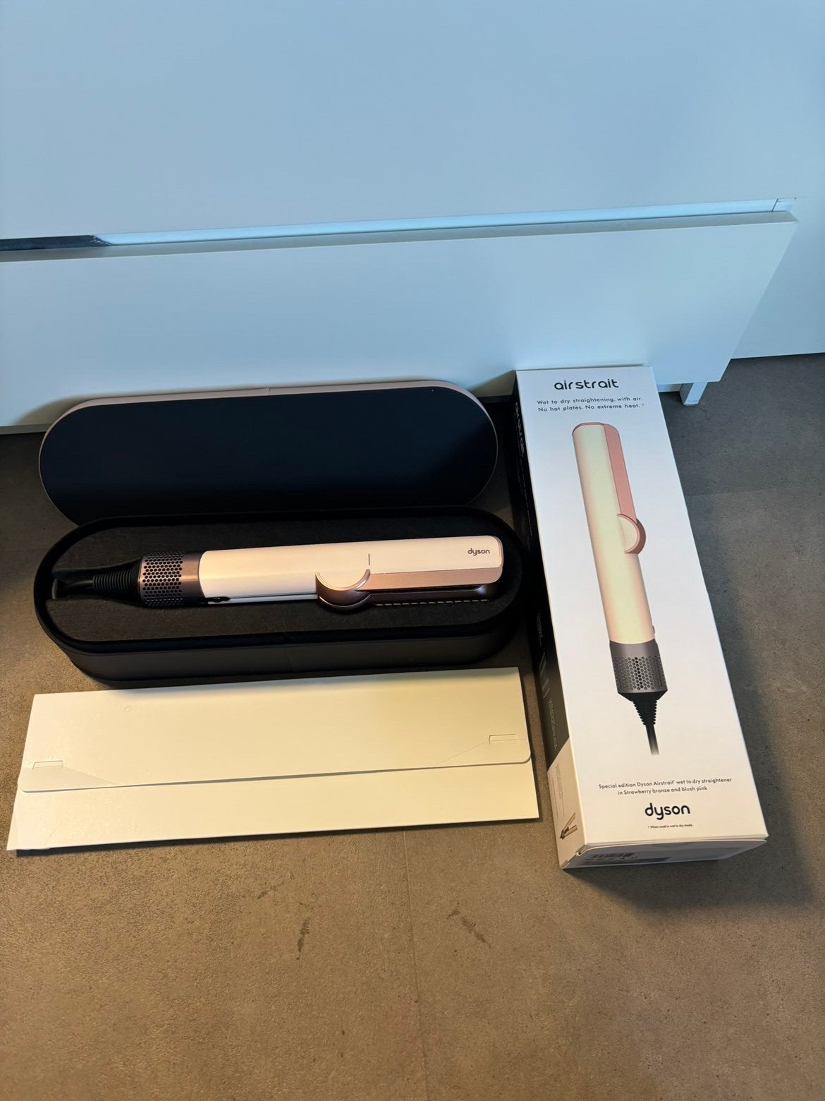Dyson Airstrait, Elektronische apparatuur, Ophalen of Verzenden, Nieuw