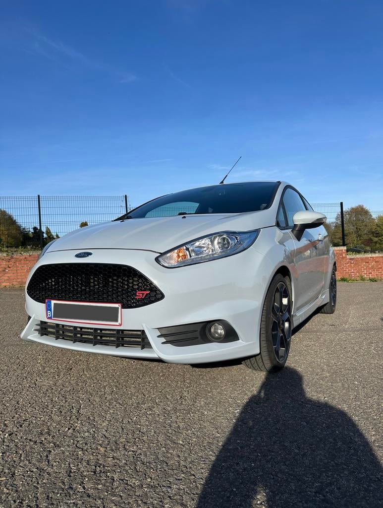 Ford Fiesta ST200 UTILITAIRE FULL ORIGINE, Auto's, Ford, Handgeschakeld, Particulier, Automatische klimaatregeling, Te koop