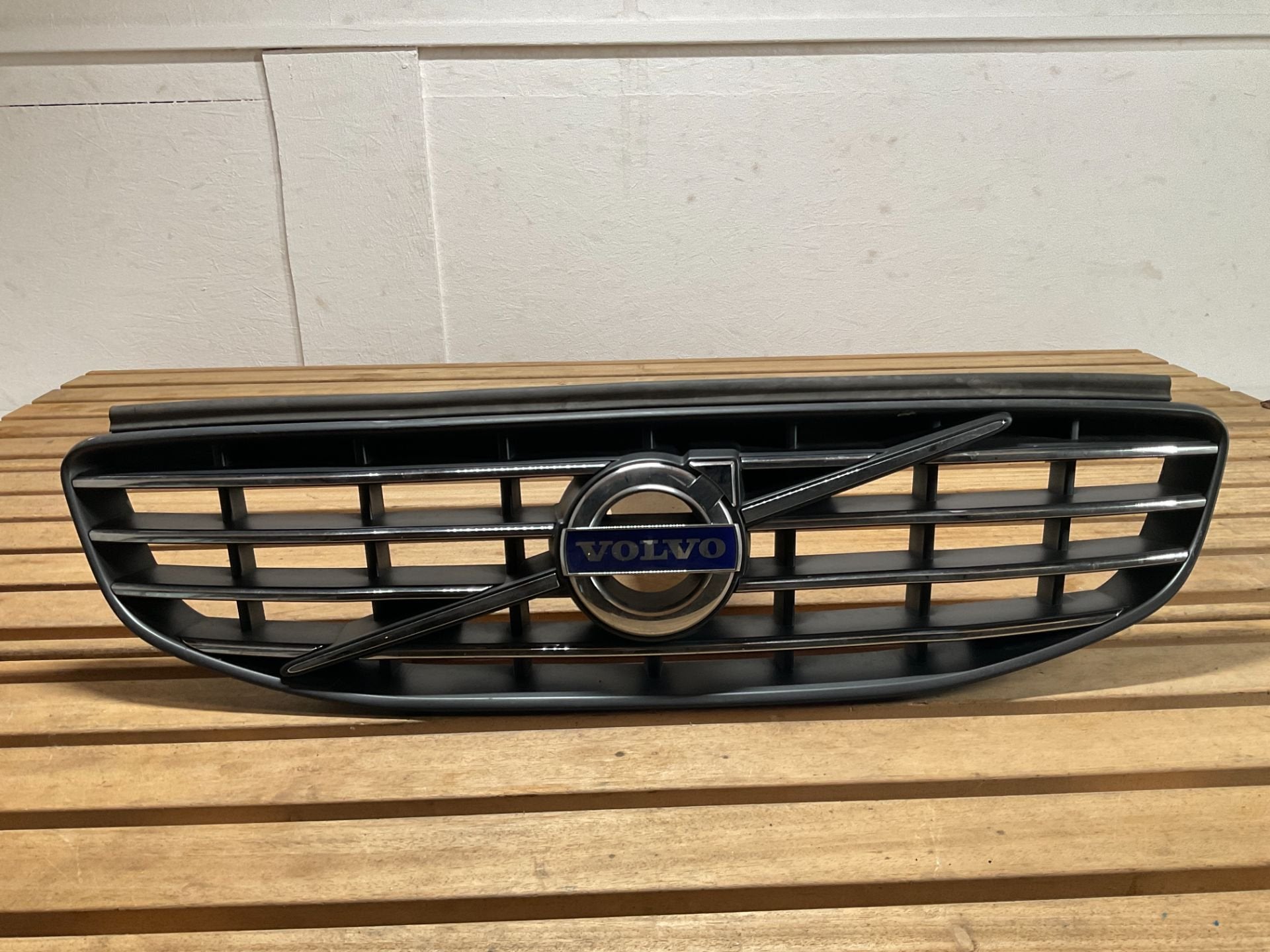 Bumper Grill Volvo XC60 XC-60 31333832 2014-2017 Voorbumper, Gebruikt, Gunnar Engellaus vag 8
405 31  Gothenburg, SE, Voor, Info@volvocars.com