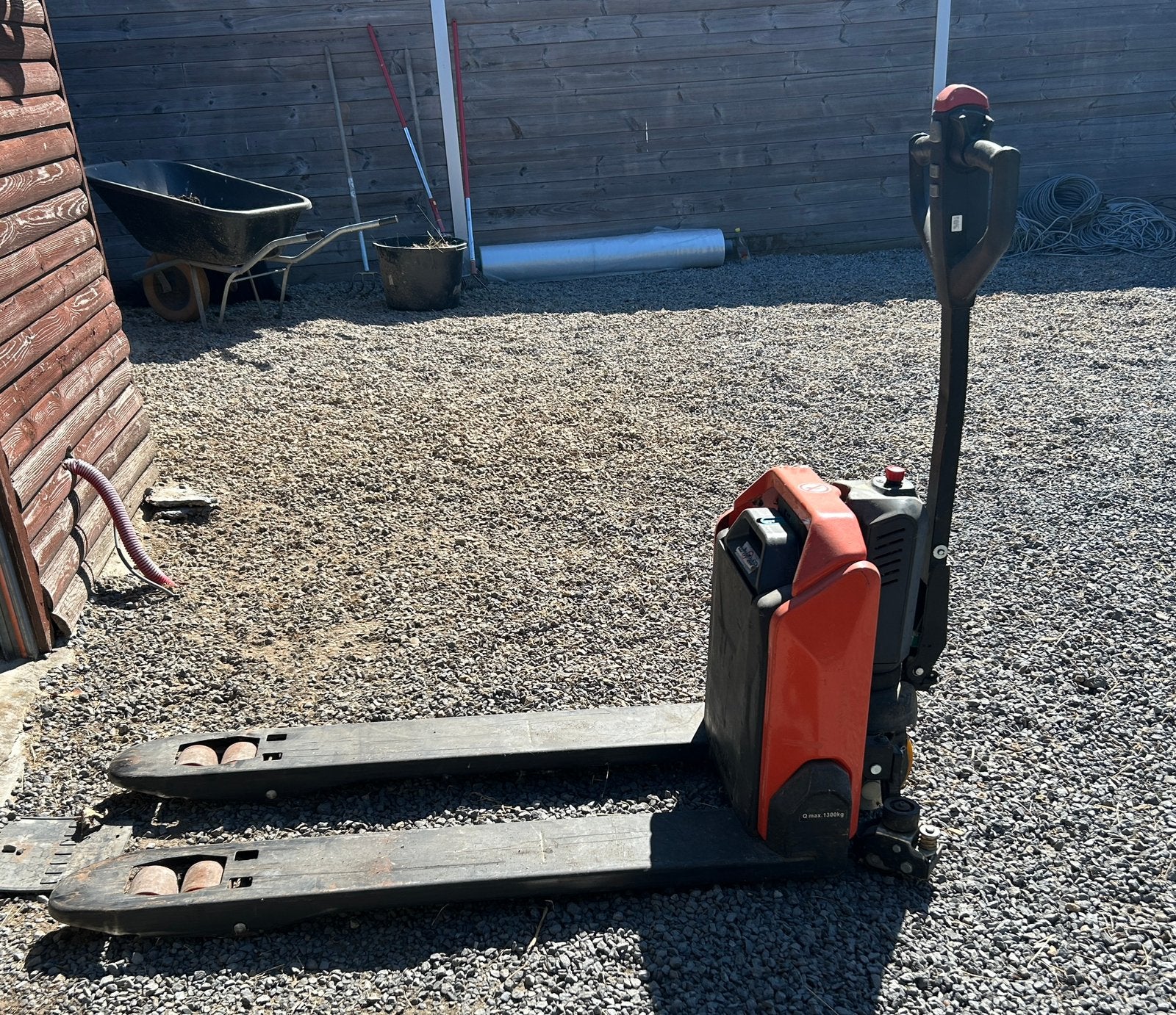 Palette électrique BT Toyota 1300 kg - Chargeur Li-ion, Enlèvement, Électrique