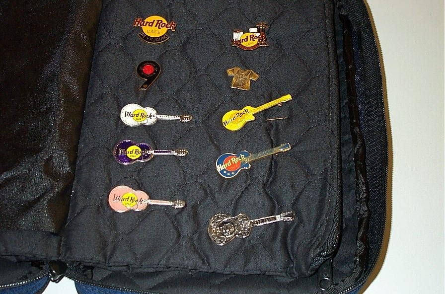 Hard Rock Cafe REYKJAVIK pins, Verzamelen, Ophalen of Verzenden, Zo goed als nieuw, Overige onderwerpen, Speldje of Pin