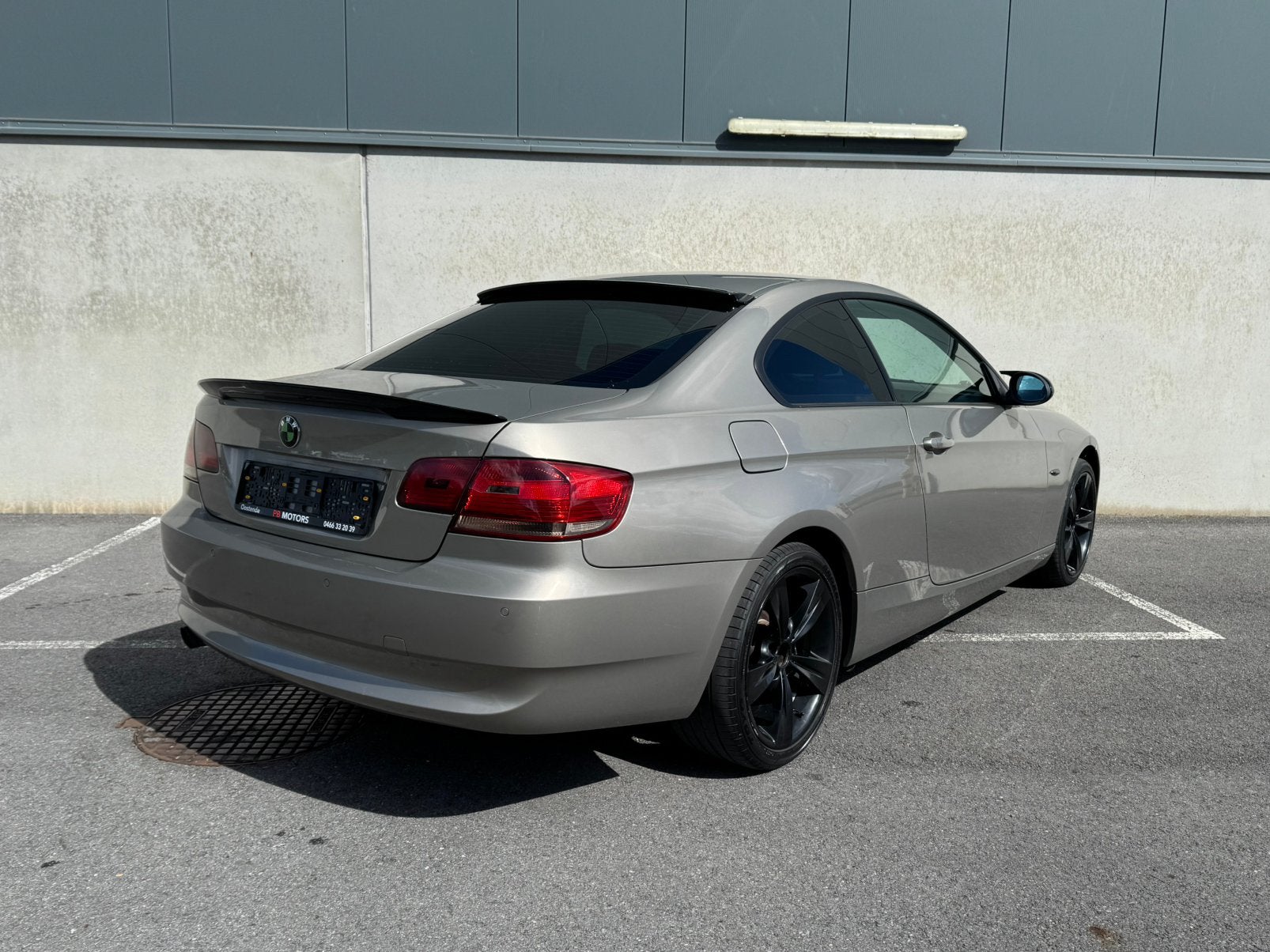 BMW 320i coupe 2.0 - 143.000 km - benzine - pano - carpass-, Auto's, BMW, 4 zetels, Bedrijf, Handgeschakeld, Cruise Control
