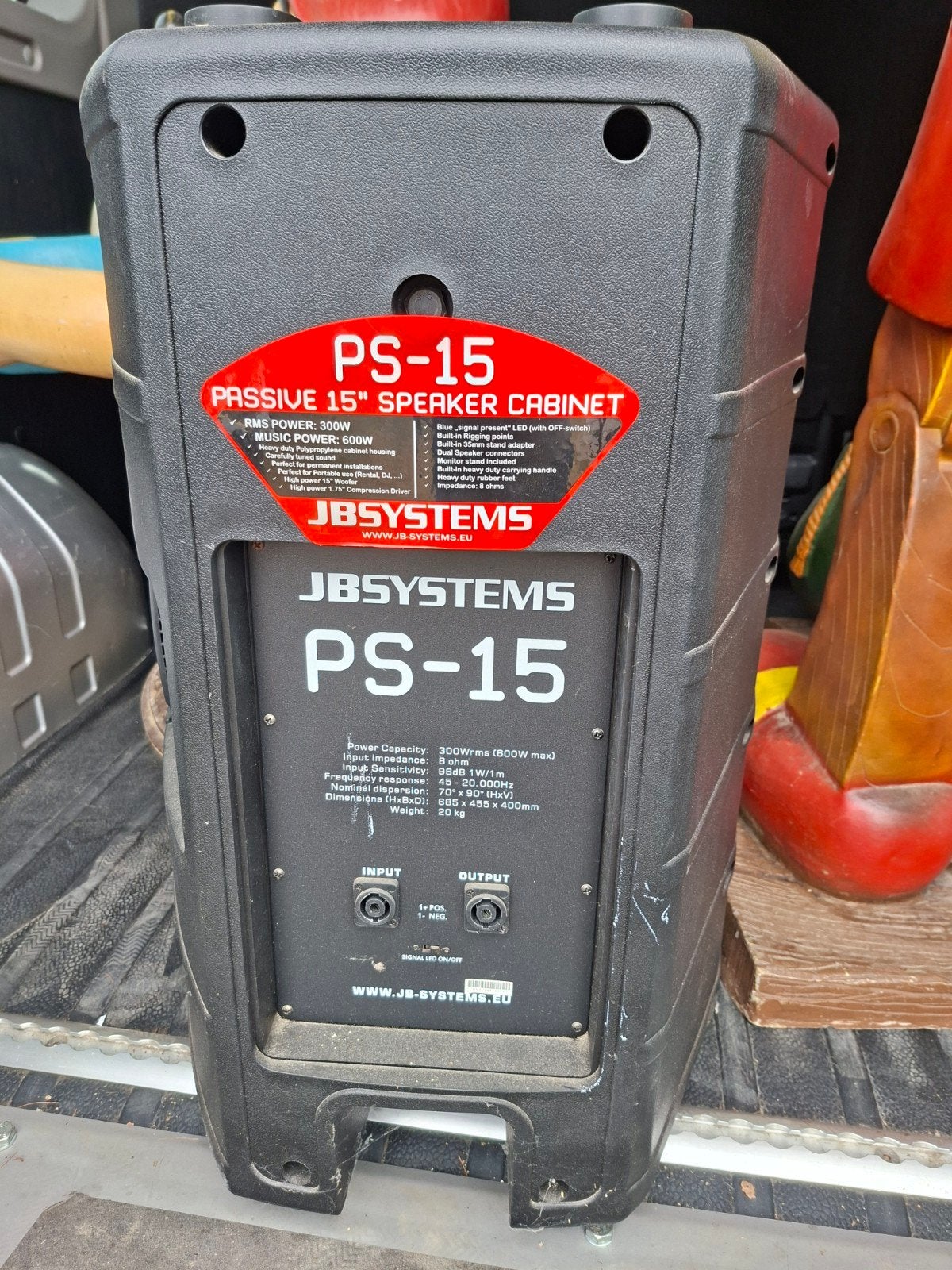 klankkasten JB systems, Ophalen