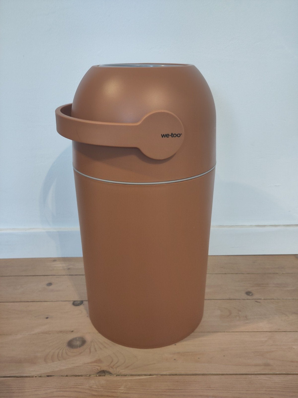 We-Too luieremmer in nieuwstaat (kleur terra/roest), Kinderen en Baby's, Badjes en Verzorging, Luieremmer, Zo goed als nieuw, Standaard