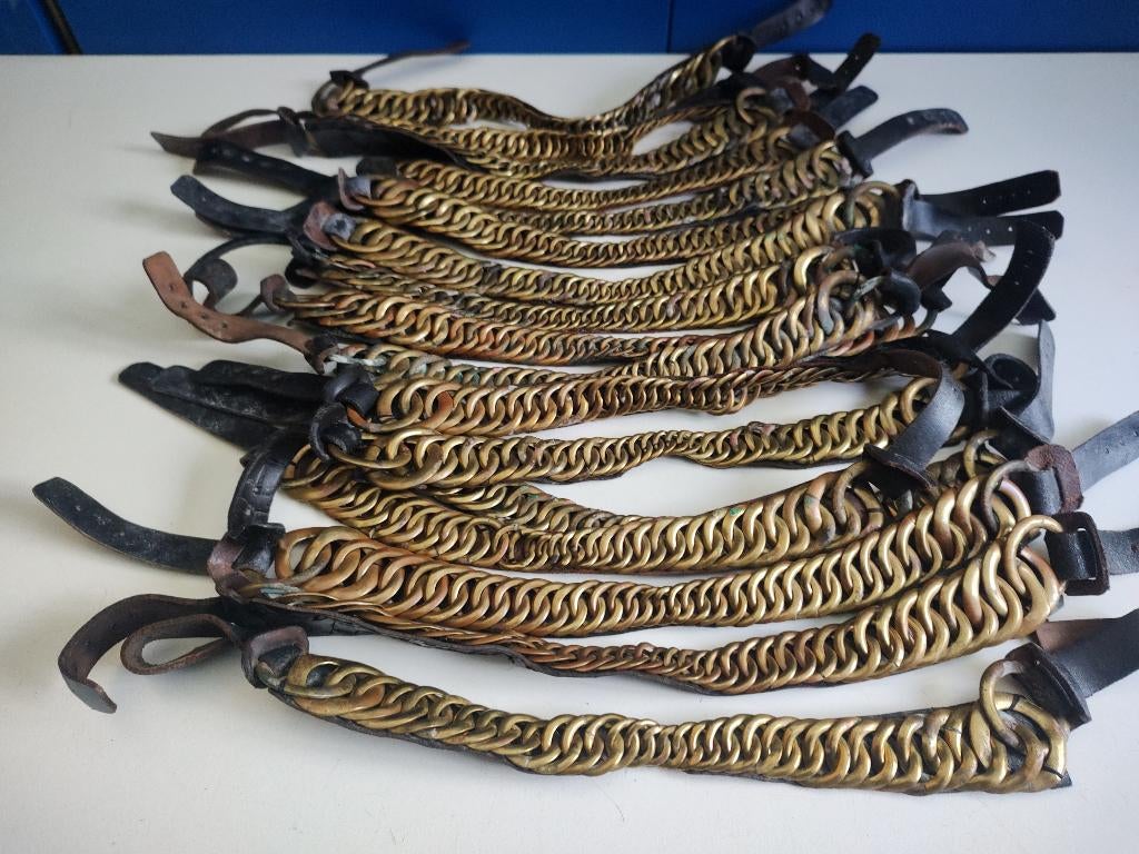 Lot 16 schakel-kettingen Belgische berenmuts , oude stock, Verzenden