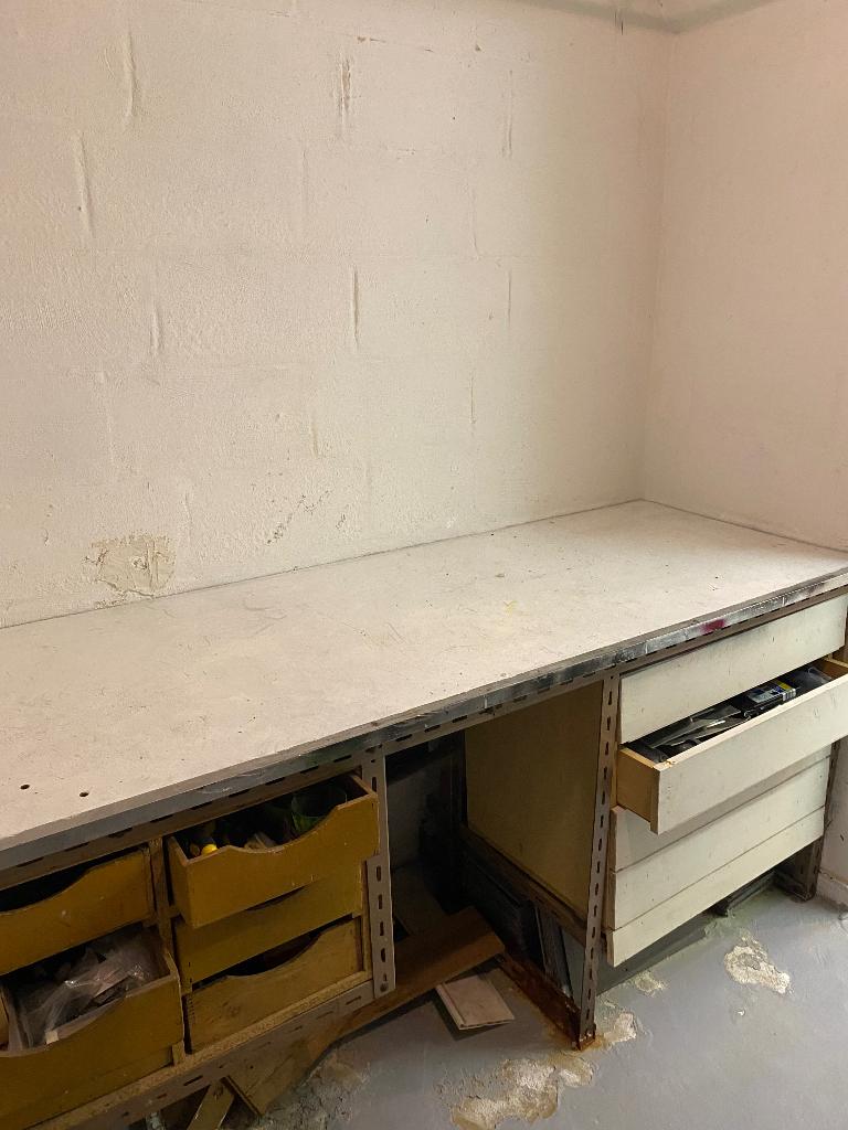 2 stevige werkbanken met lades, gratis, Ophalen, Gebruikt