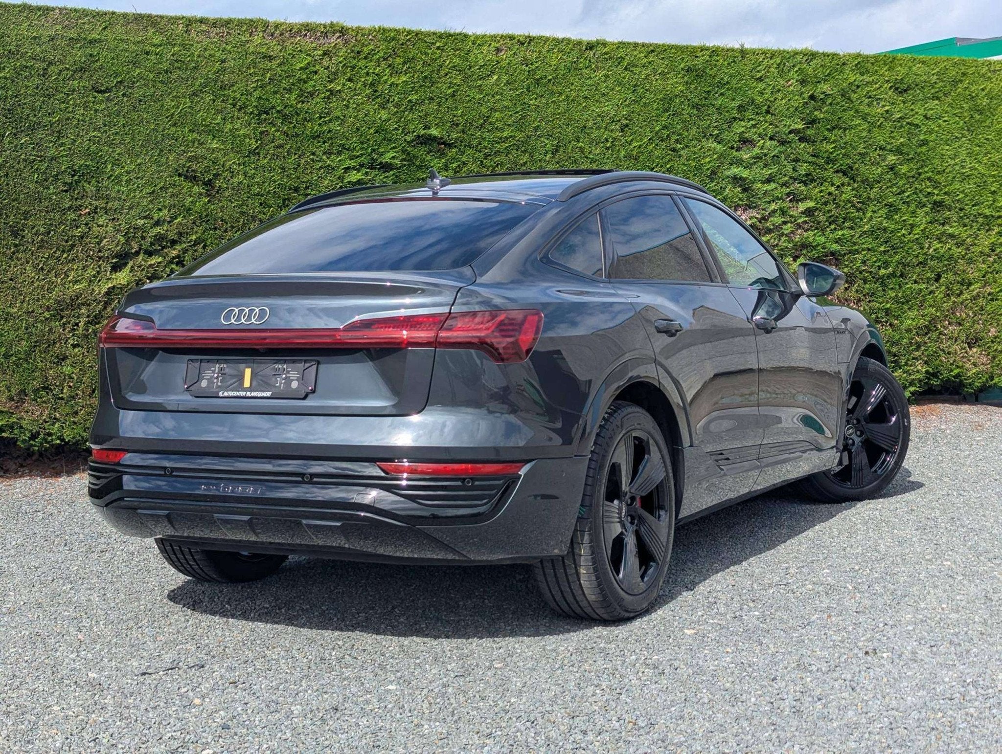 Audi Q8 e-tron ! verkocht ! - B&O- gekoelde zetels -114 kWh, Autos, Audi, Cuir, Argent ou Gris, Achat, 408 ch