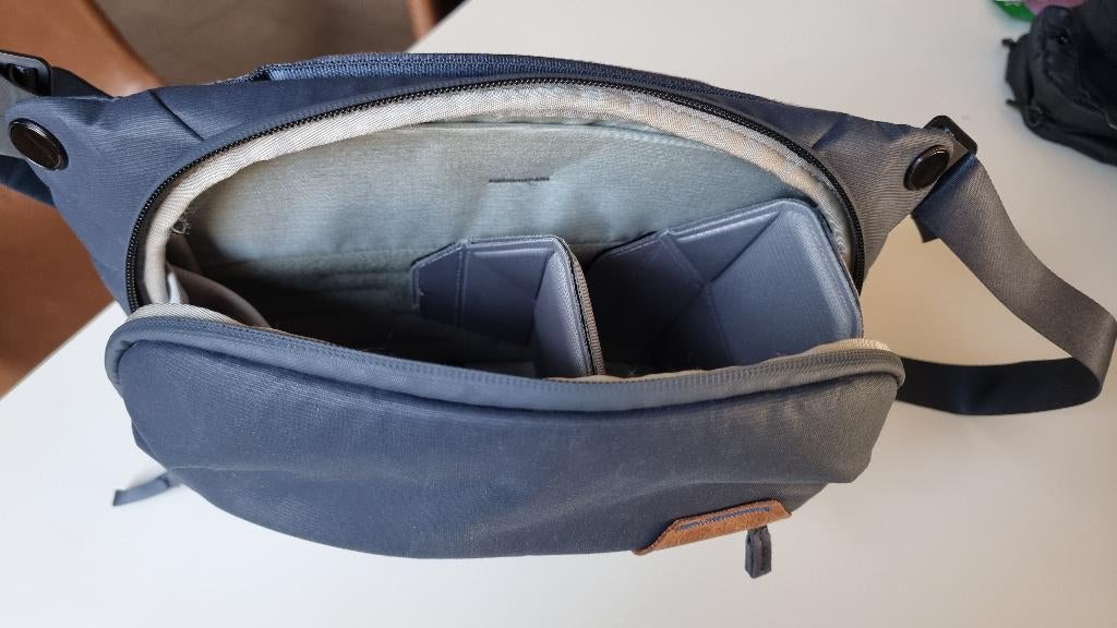 Peak Design Everyday Sling 6L V2 - Midnight Blue, TV, Hi-fi & Vidéo, Photo | Sacs pour appareil, Enlèvement ou Envoi, Comme neuf