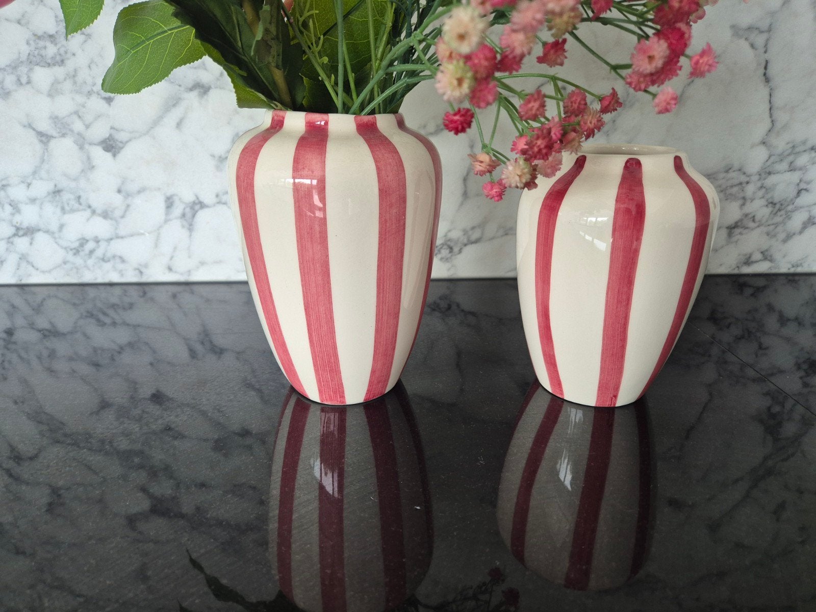 Val Pottery - Funky Flower Pink stripes Small & Medium, Maison & Meubles, Accessoires pour la Maison | Vases, Enlèvement, Neuf
