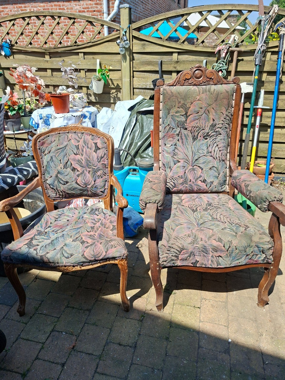 2 antieke zetels, Ophalen