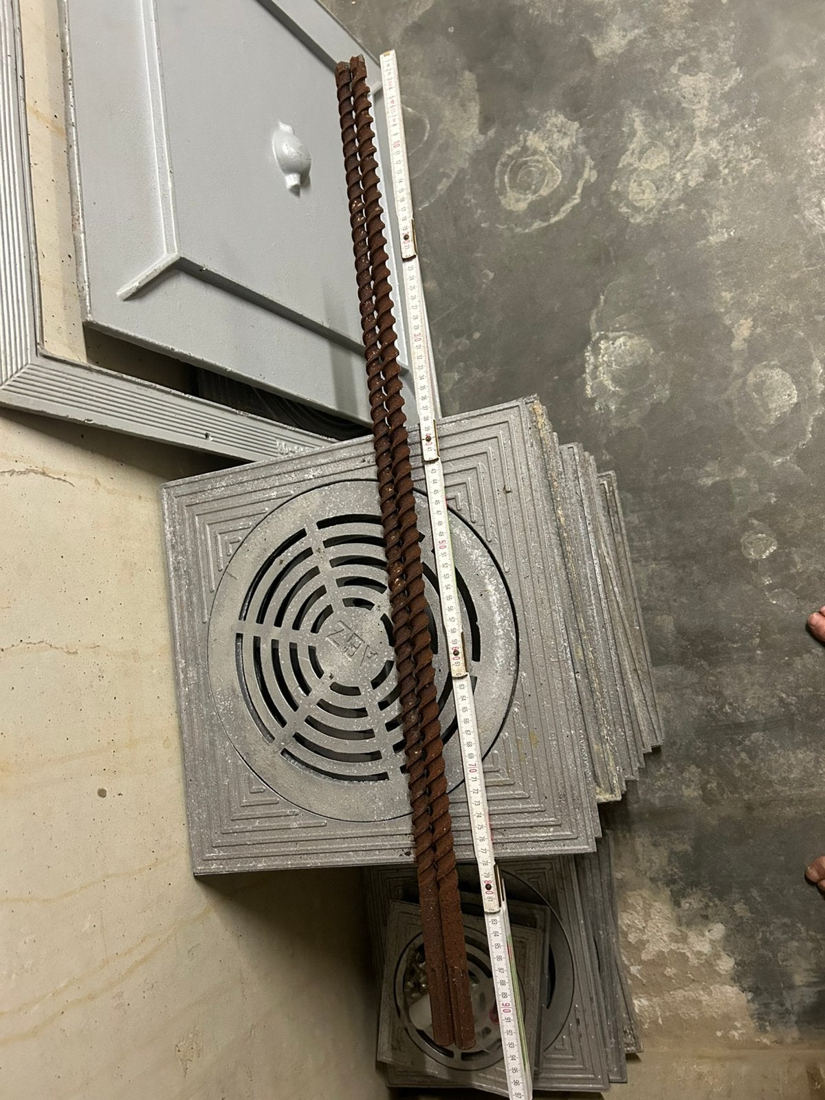 2 boren nieuw 18 mm, 93 cm lang, Doe-het-zelf en Bouw, Gereedschap | Boormachines, Ophalen