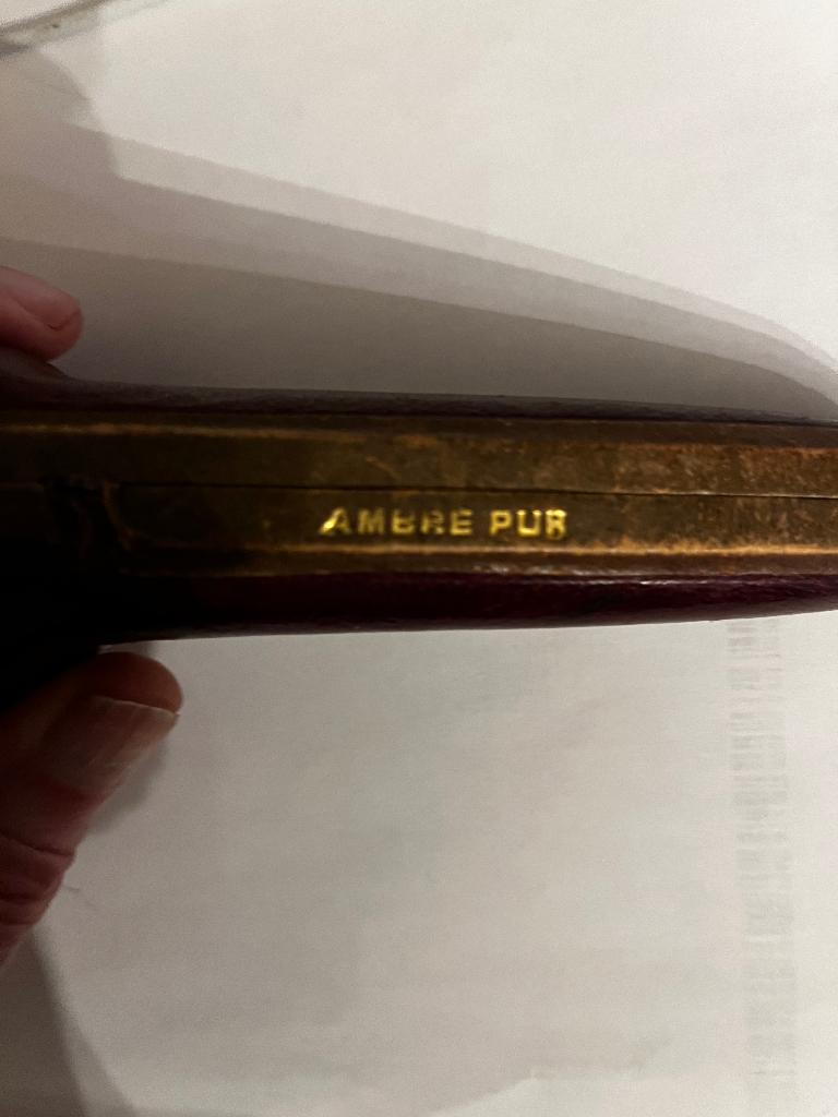 Aangeboden een pure Ambre pijp in leren pijlkoker, Ophalen of Verzenden, Gebruikt, (Water)pijp