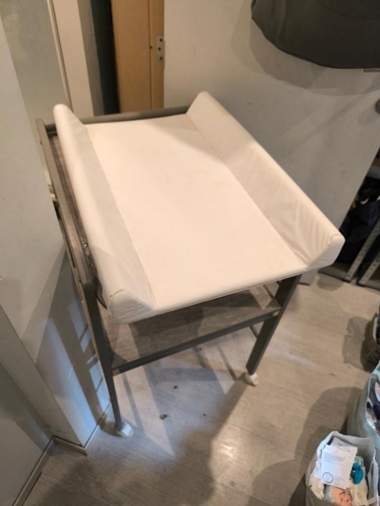 Table à langer + coussin, Enfants & Bébés, Bains & Soins, Utilisé, Coussin à langer, Autres marques, Standard, Enlèvement