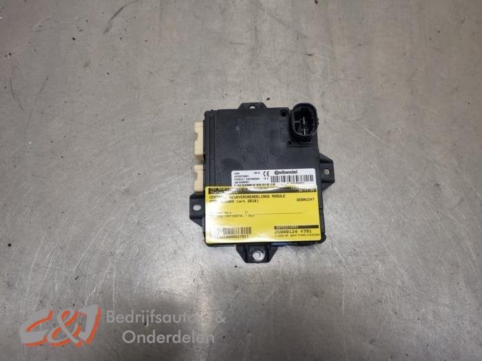 Centrale Deurvergrendelings Module van een Opel Vivaro, Gebruikt, -, -, Opel