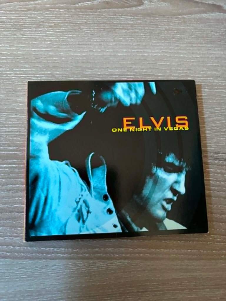 Elvis FTD cd, One night in Vegas, slechts 20 euro,, Cd's en Dvd's, Cd's | Rock, Ophalen of Verzenden, Zo goed als nieuw, Rock-'n-roll