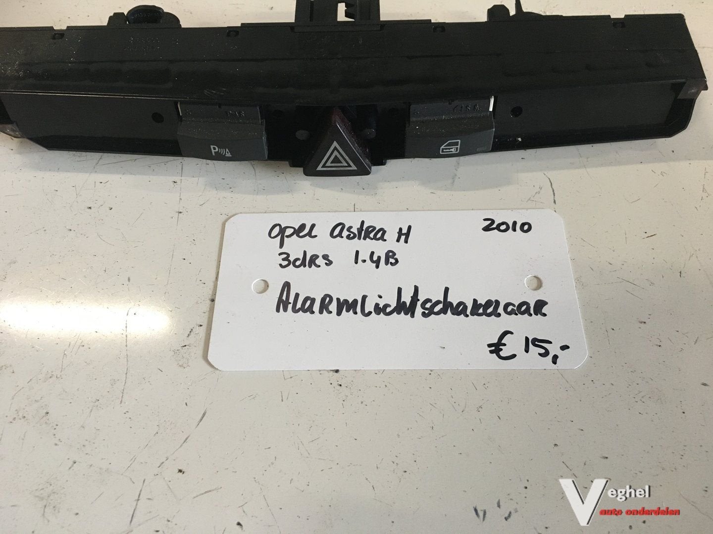 Opel Astra H Coupe 2010 1.4 B Alarmlichtschakelaar, -, Utilisé, -, -
