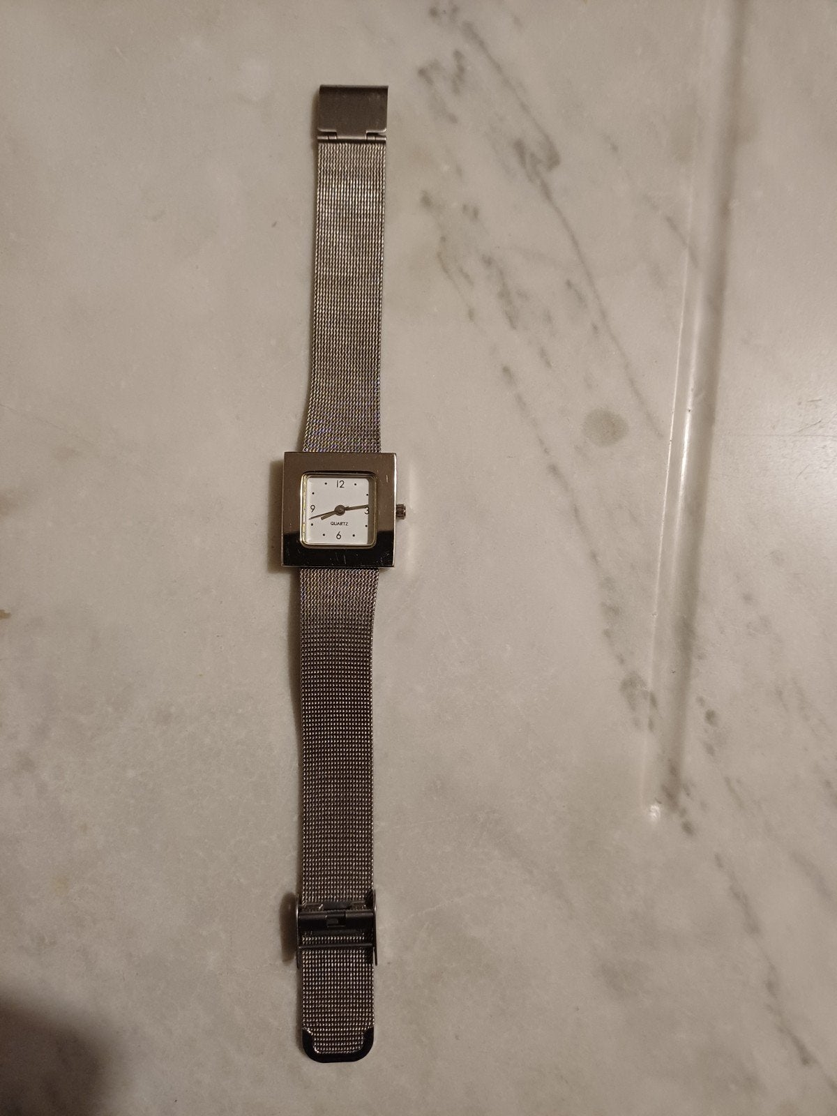 Montre vintage minimaliste pour femme Yves Rocher 2000 Quart, Envoi