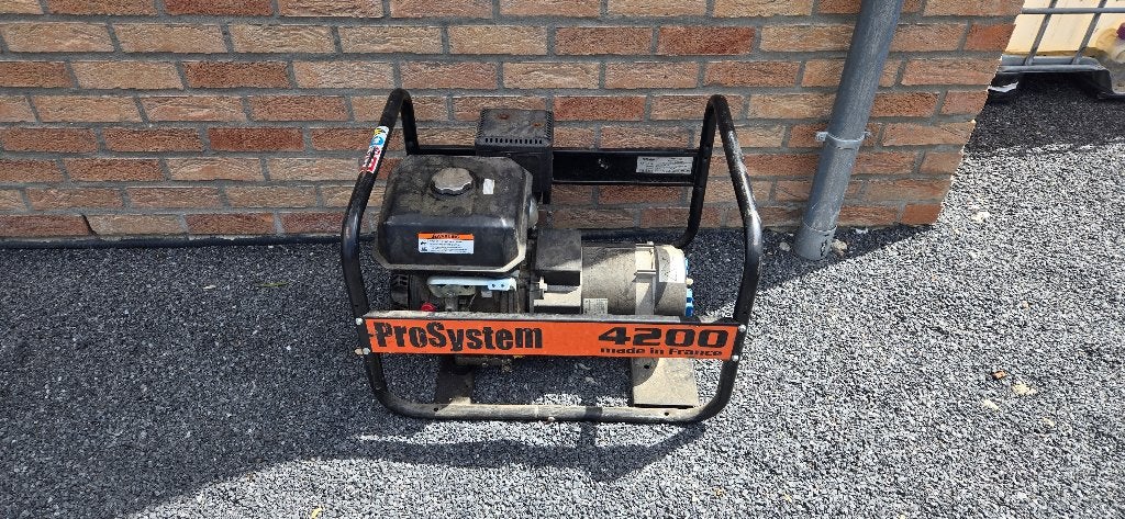 Groupe électrogène 4200Watts, Bricolage & Construction, Enlèvement, Utilisé, Moins de 5 kVA, Essence