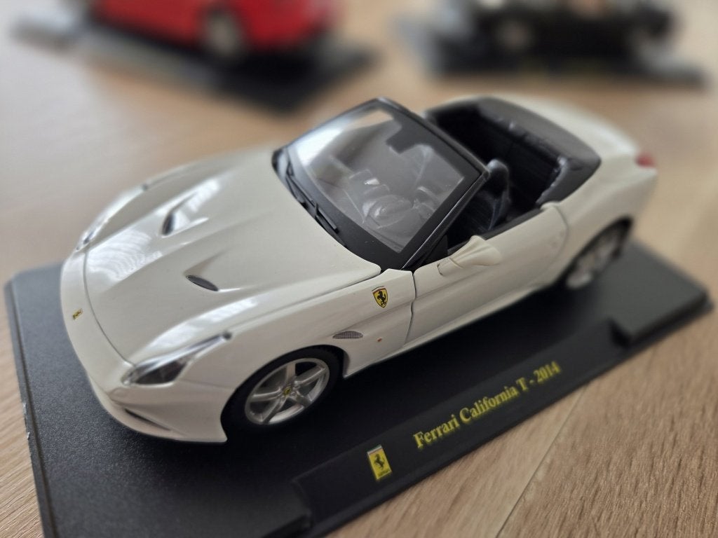 Miniatures Ferrari 1/24, Ophalen of Verzenden, Zo goed als nieuw